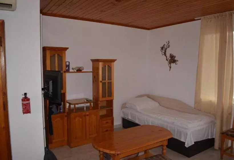 Hotelli Bravo 1 Apartments