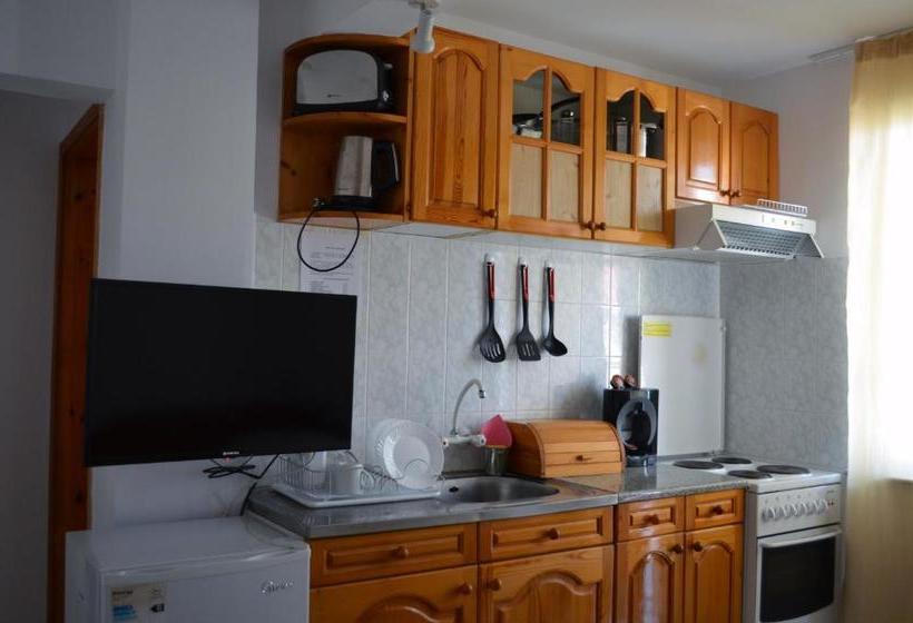 בית מלון כפרי Bravo 1 Apartments