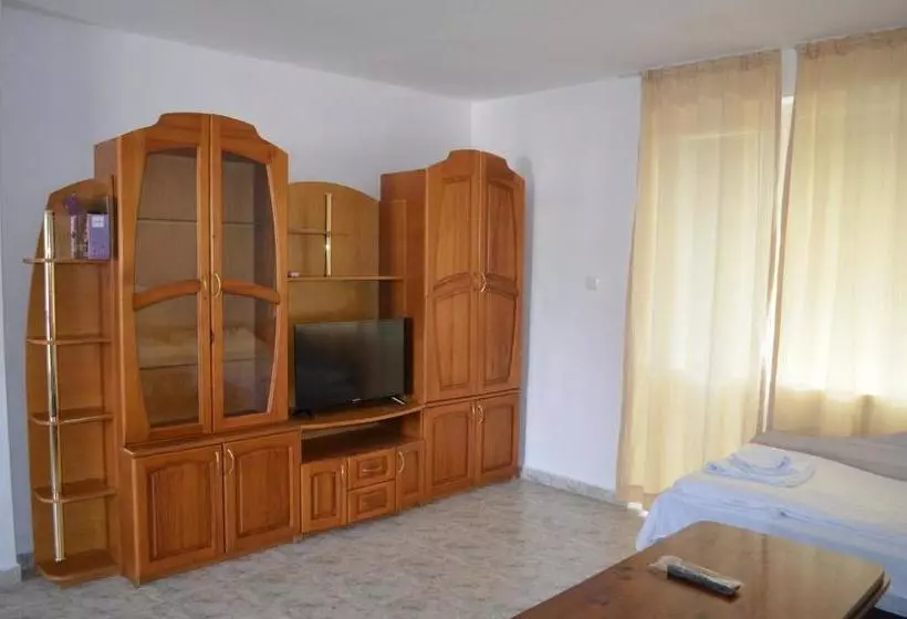Hotelli Bravo 1 Apartments