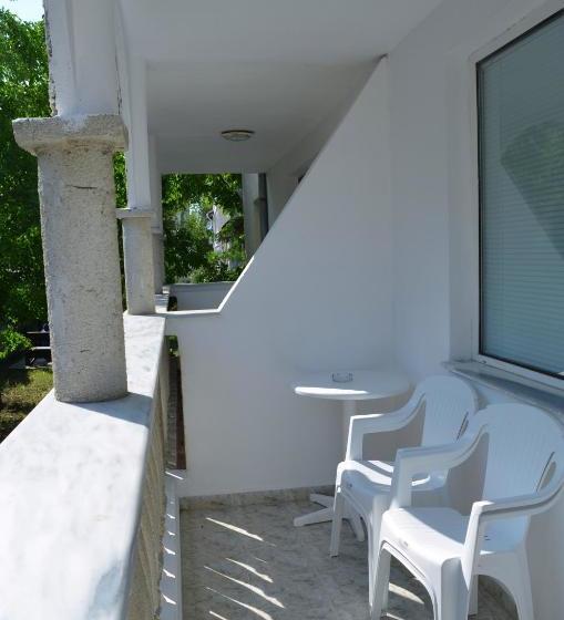 בית מלון כפרי Bravo 1 Apartments