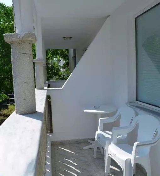 Hotelli Bravo 1 Apartments