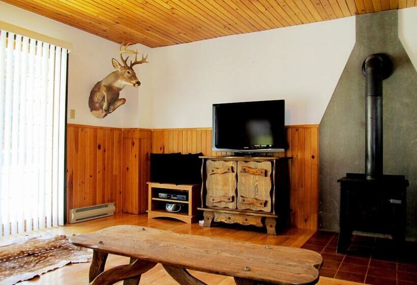 هتل Chalet Rustique Crds Tremblant