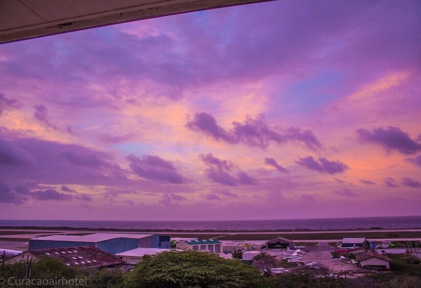 هتل Curacao Airport