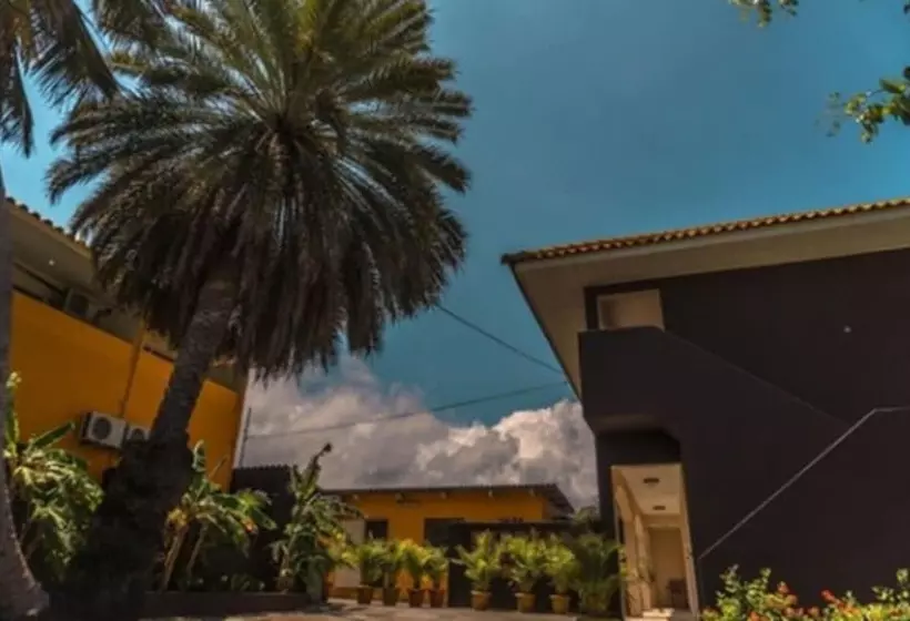 هتل Curacao Airport