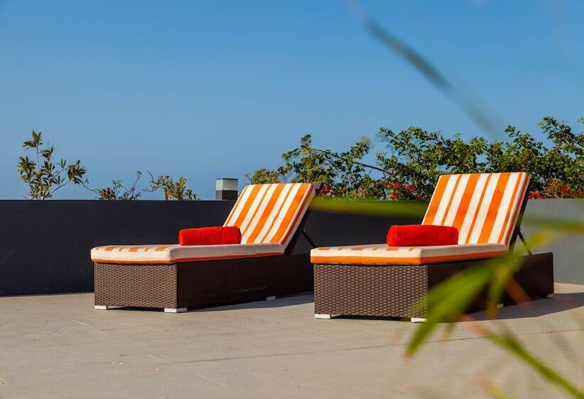 هتل Curacao Airport