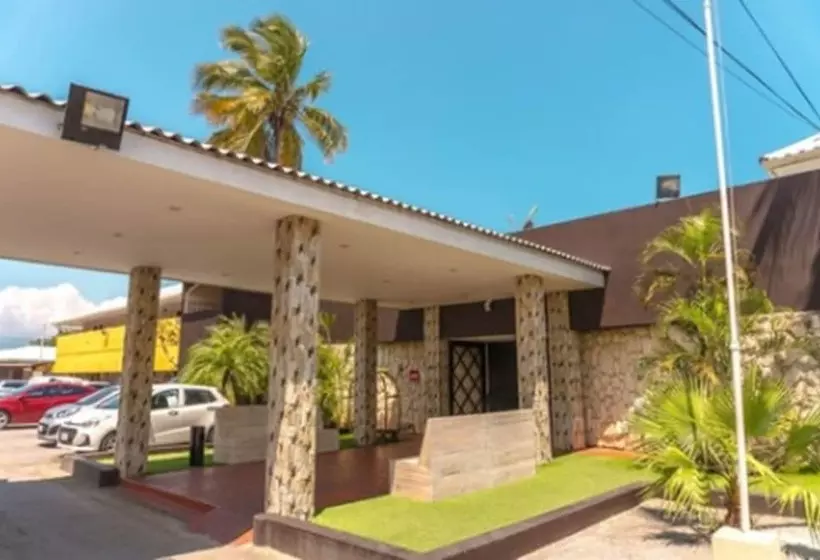 هتل Curacao Airport