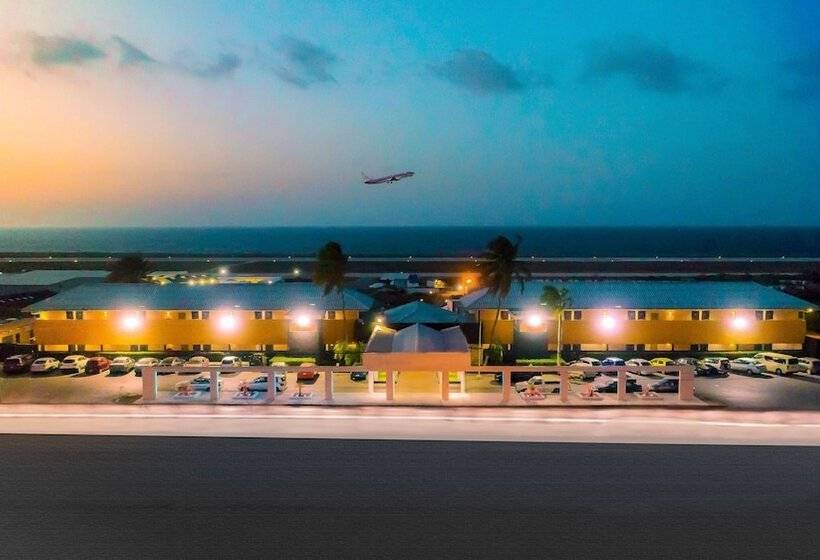 هتل Curacao Airport