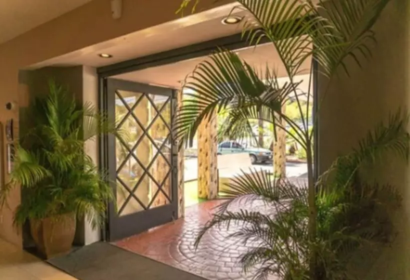 هتل Curacao Airport