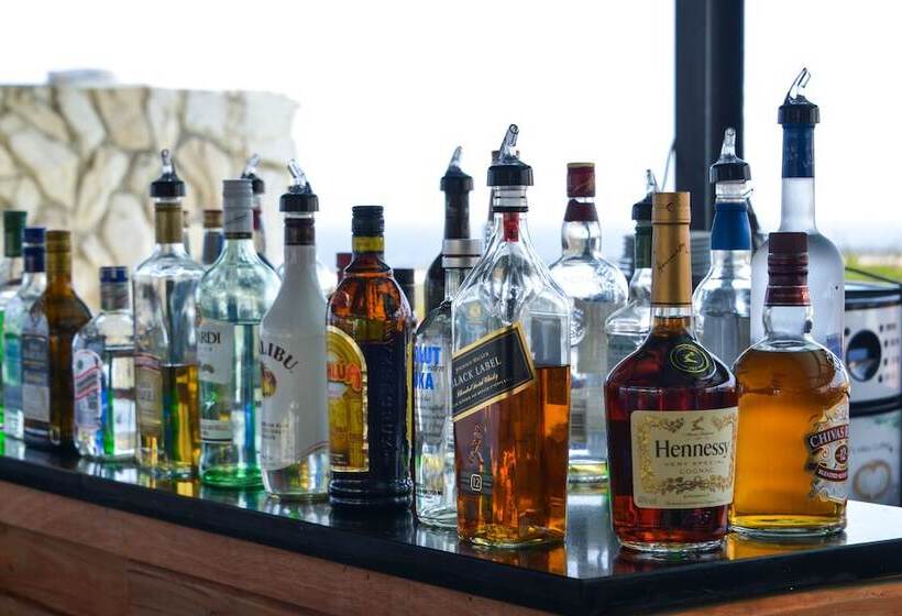 هتل Curacao Airport