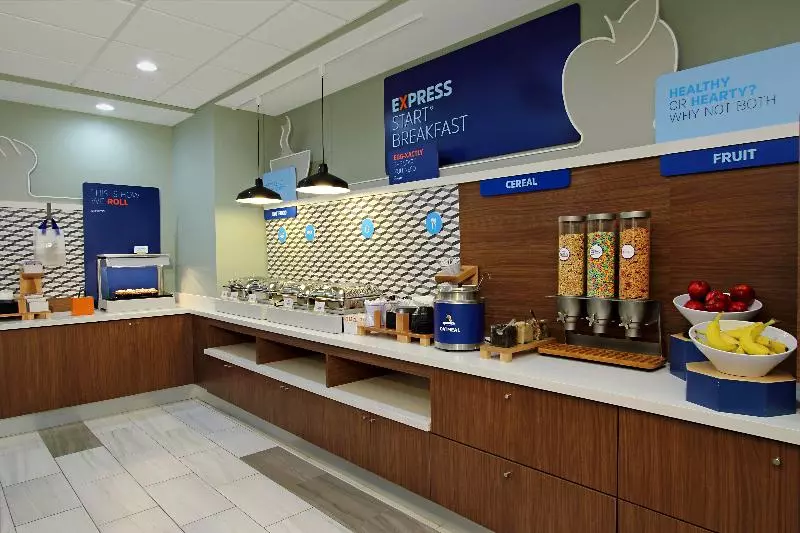 ホテル Holiday Inn Express & Suites   Lake Charles South Casino Area, An Ihg