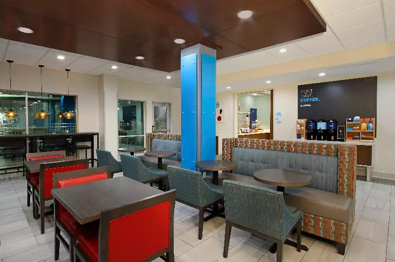 ホテル Holiday Inn Express & Suites   Lake Charles South Casino Area, An Ihg