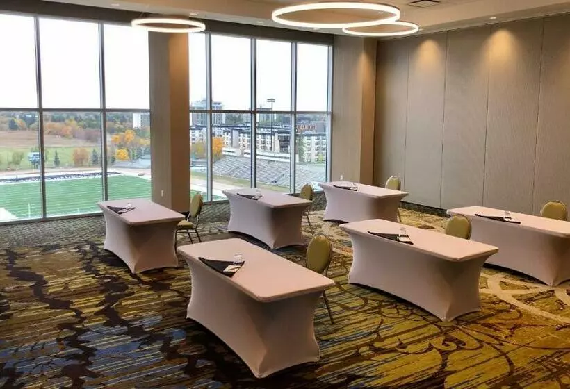 ホテル Holiday Inn Express & Suites Saskatoon East University, An Ihg