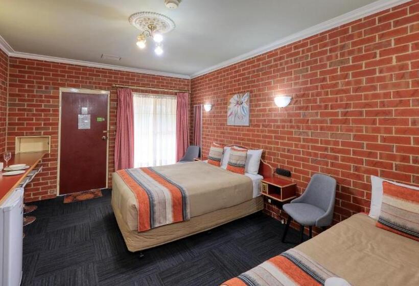 Мотель Elms Motor Inn