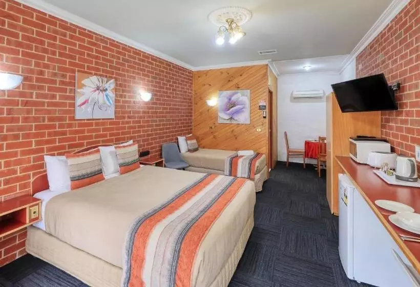 モーテル Elms Motor Inn