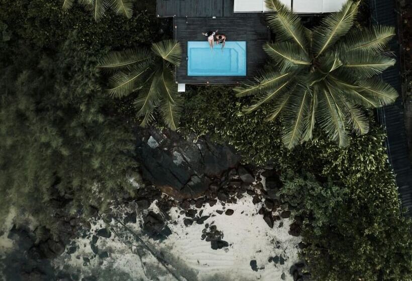 South Point Villas Cerf Island