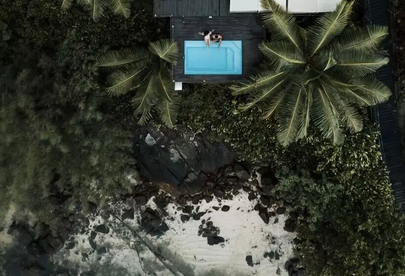 South Point Villas Cerf Island