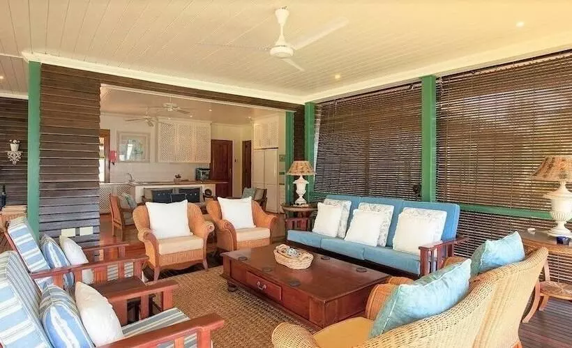 South Point Villas Cerf Island