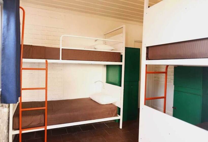 Hangover Hostels Mirissa