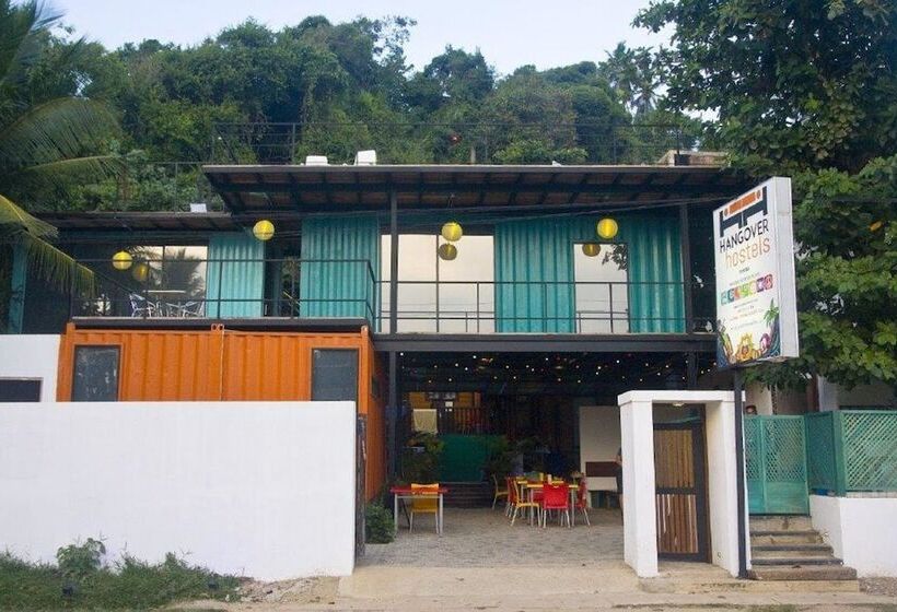 Hangover Hostels Mirissa
