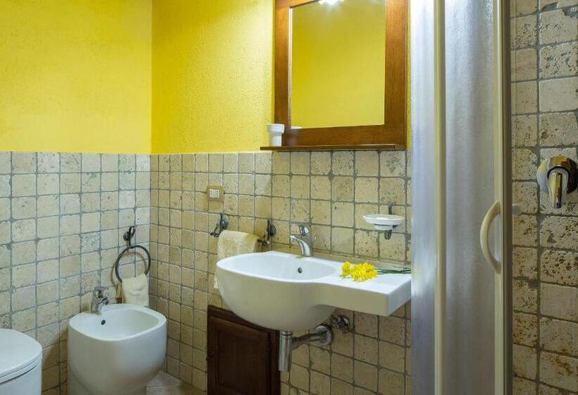 هتل Agriturismo Colle Pu