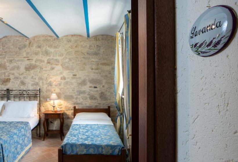 هتل Agriturismo Colle Pu