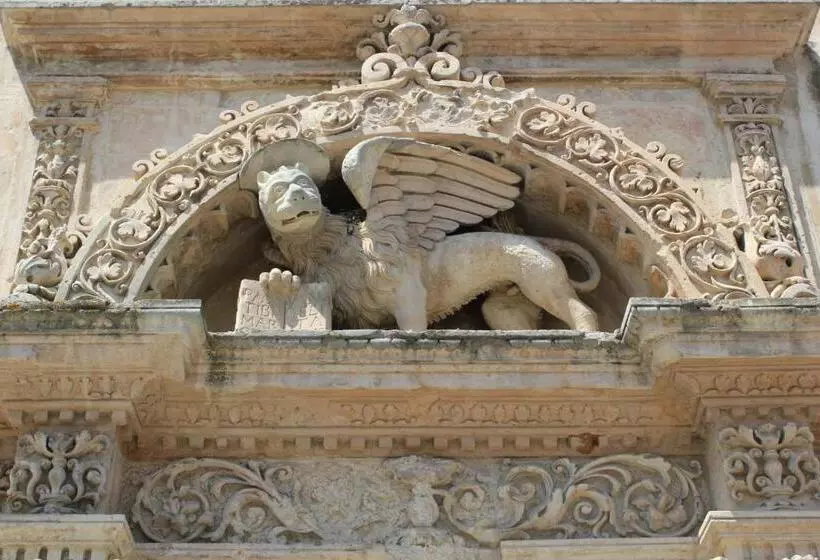 هتل B&b Le Comari Salentine