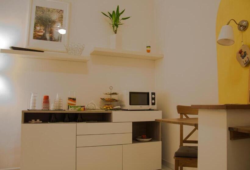 هتل B&b Le Comari Salentine