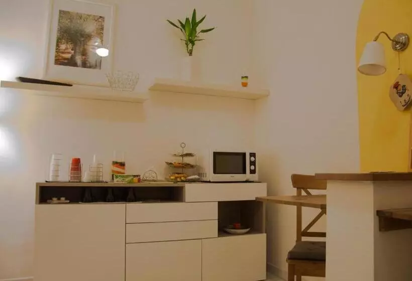 هتل B&b Le Comari Salentine