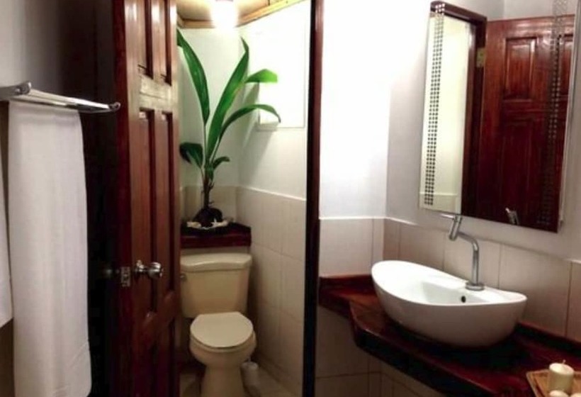 فندق Coral Lodge