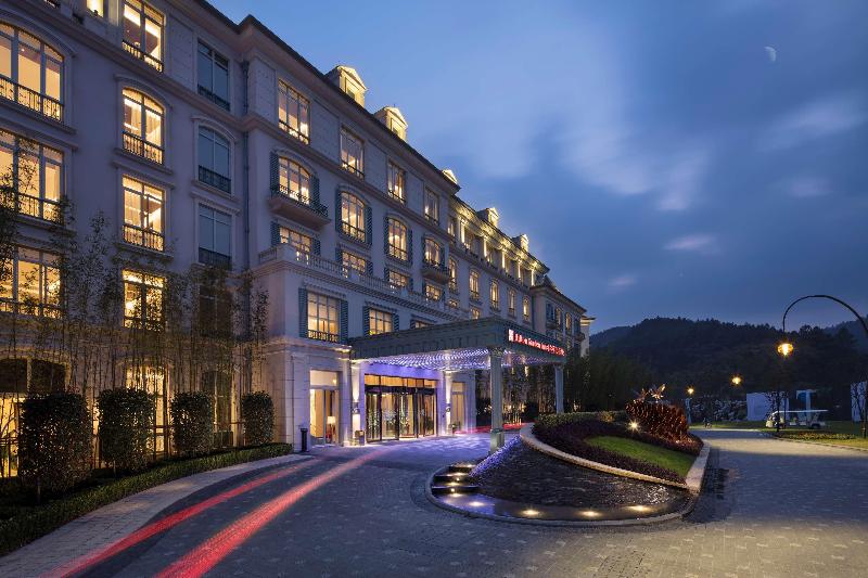 Отель Hilton Garden Inn Hangzhou Lu'niao
