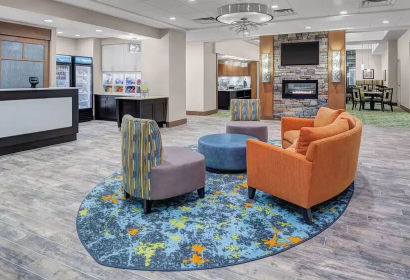 ホテル Homewood Suites By Hilton Wauwatosa Milwaukee