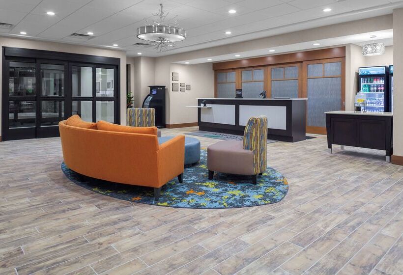 Отель Homewood Suites By Hilton Wauwatosa Milwaukee