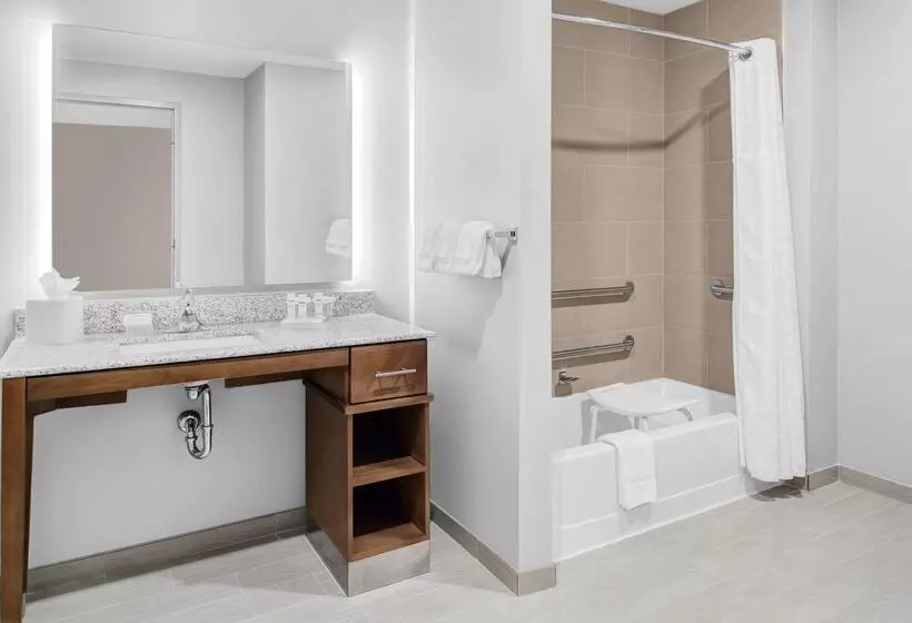 ホテル Homewood Suites By Hilton Wauwatosa Milwaukee