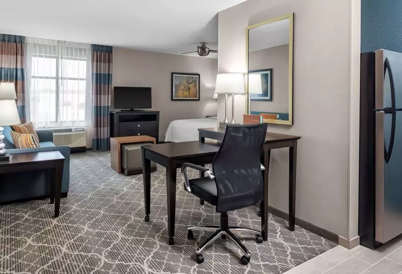 ホテル Homewood Suites By Hilton Wauwatosa Milwaukee