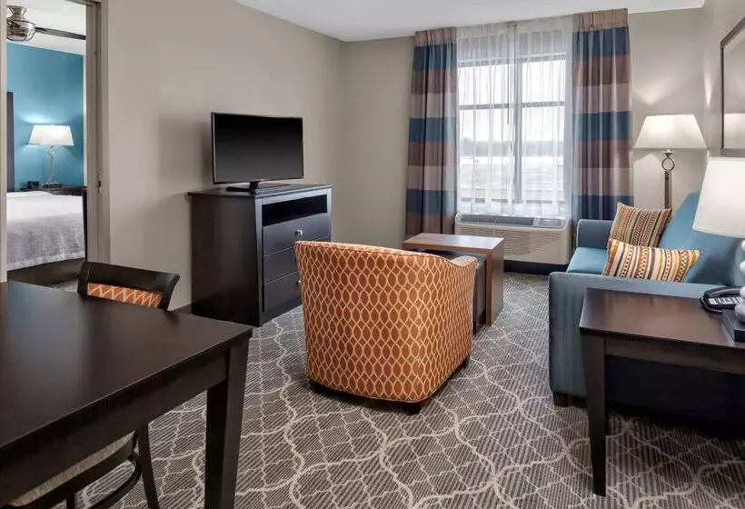 ホテル Homewood Suites By Hilton Wauwatosa Milwaukee
