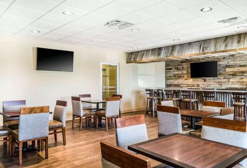 Hotelli Mainstay Suites Hackberry Sportsman's Lodge