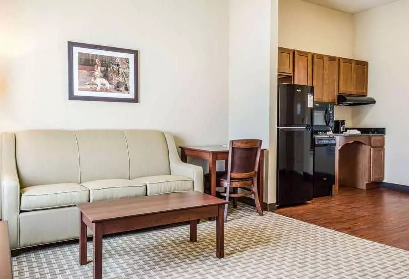 Hotelli Mainstay Suites Hackberry Sportsman's Lodge