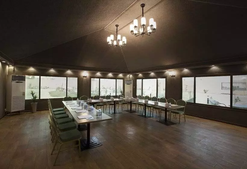 Palms Lily Hotel Suites