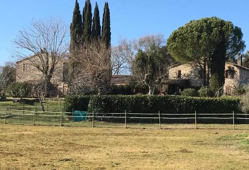 هتل Podere Conte Racani