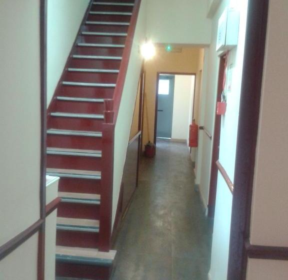 فندق Grove Apartments