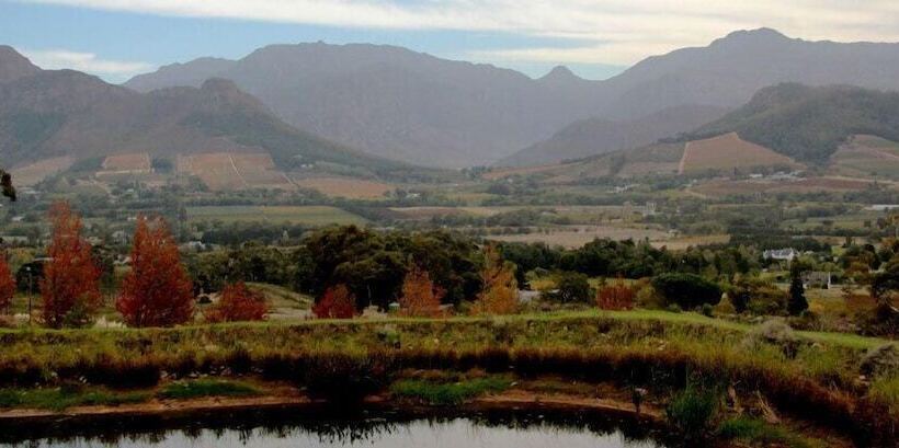 Montmartre Chalets And Guest House