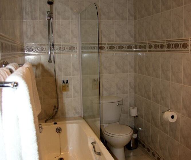 Montmartre Chalets And Guest House