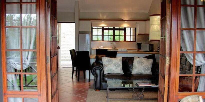 Montmartre Chalets And Guest House