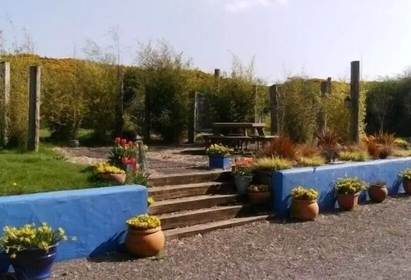 ペンション The Village Studio Apartments