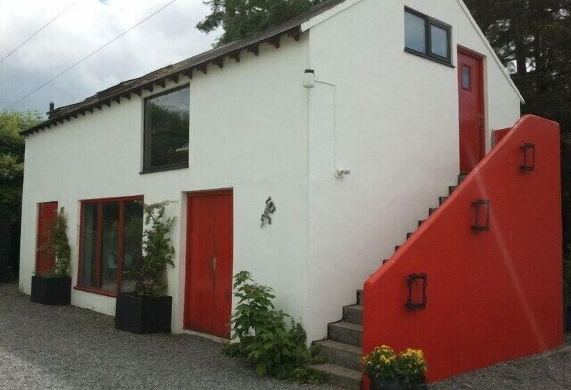 膳宿费 The Village Studio Apartments