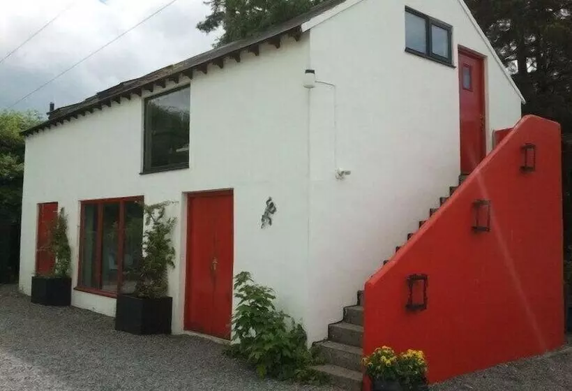 ペンション The Village Studio Apartments