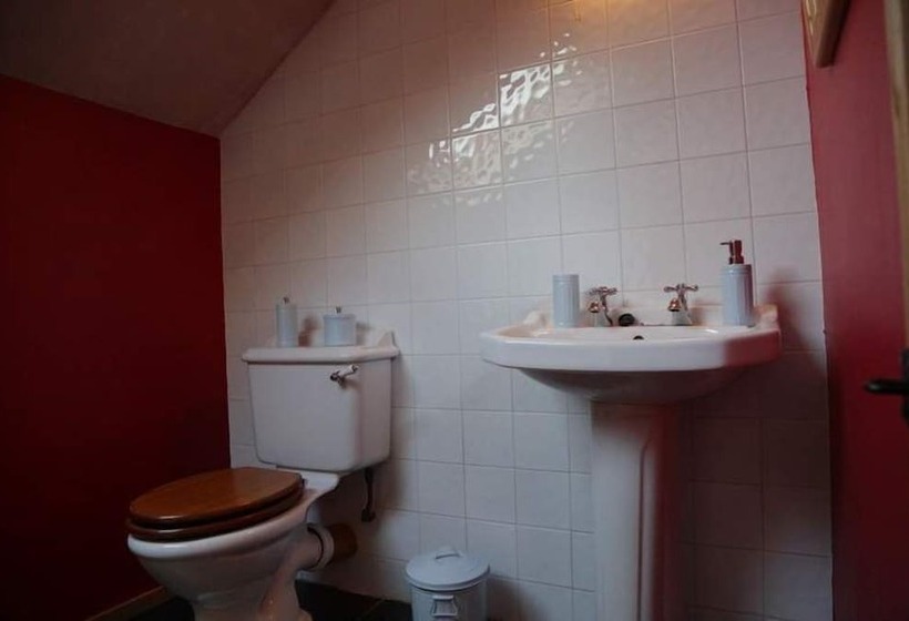 膳宿费 The Village Studio Apartments