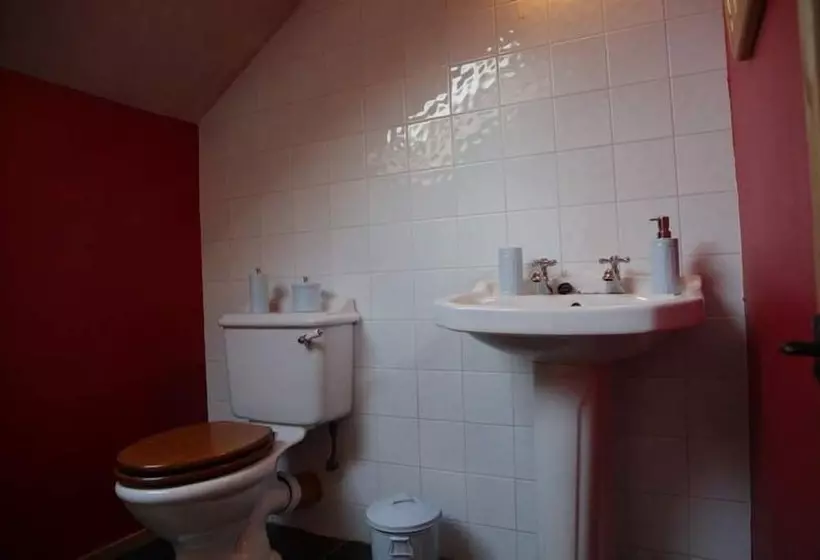 ペンション The Village Studio Apartments