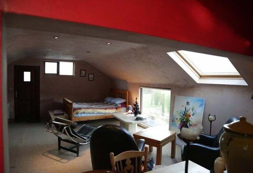 膳宿费 The Village Studio Apartments