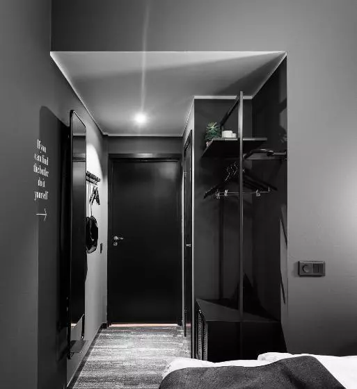 Quality Hotel The Box